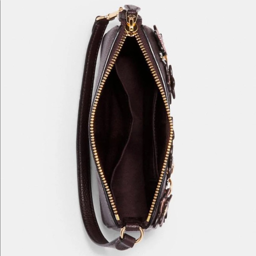 Coach Nolita 19 with Daisy Appliqué.

Valentine’s Day’s gift. - Picture 3 of 5